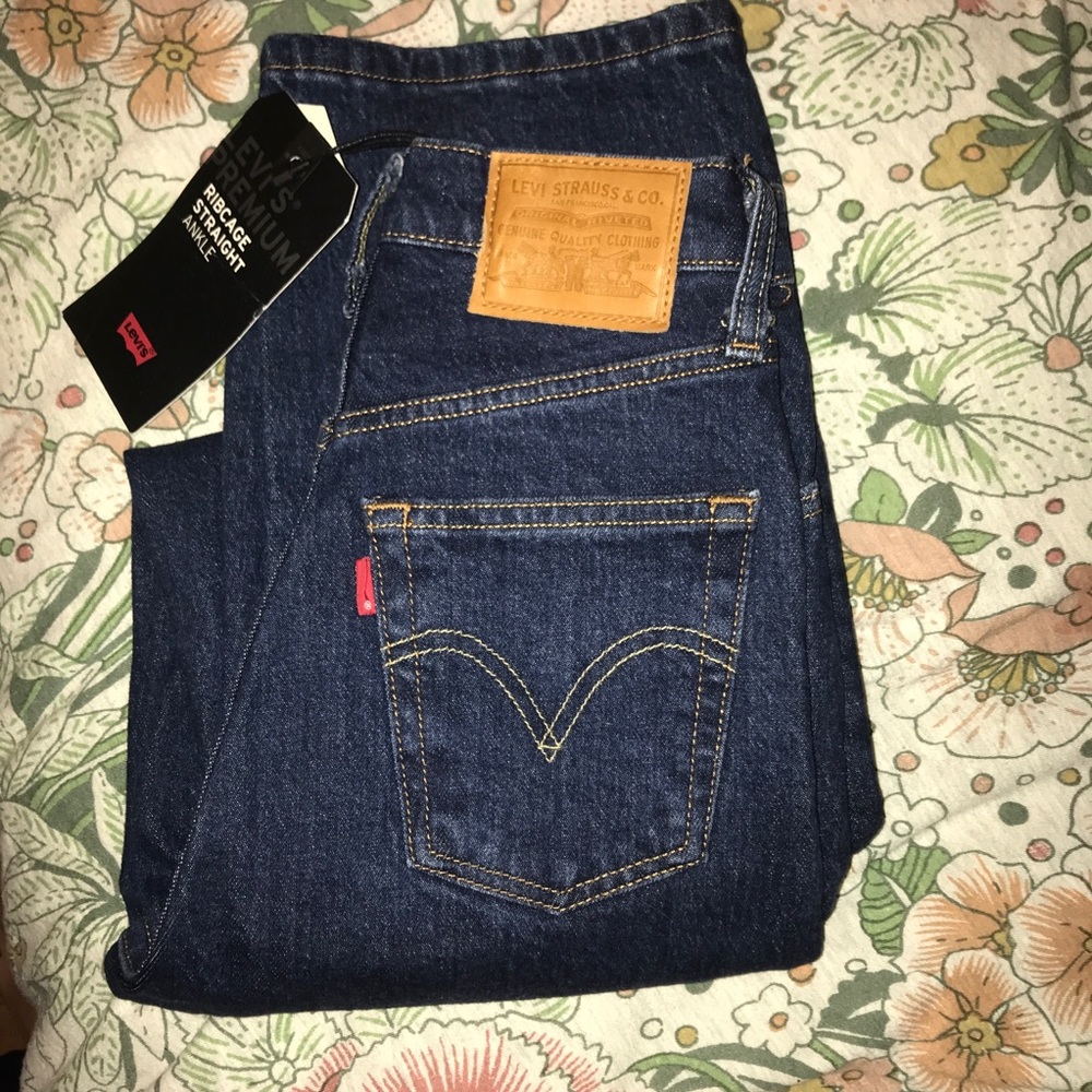 BRAND NEW Fake Levis Ribcage Jeans